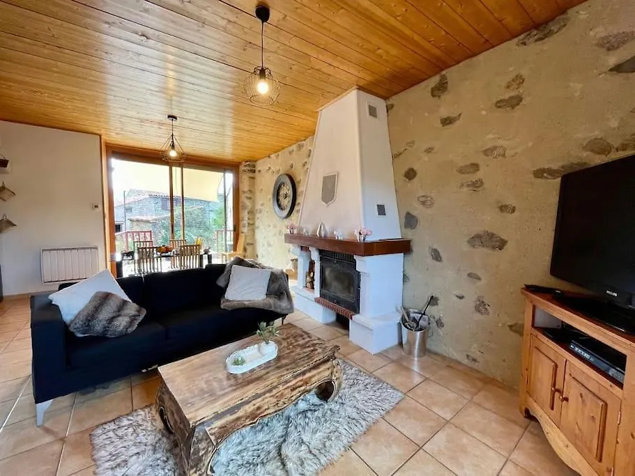 Holiday home Gite Les Voutes Du Chambon Blassac