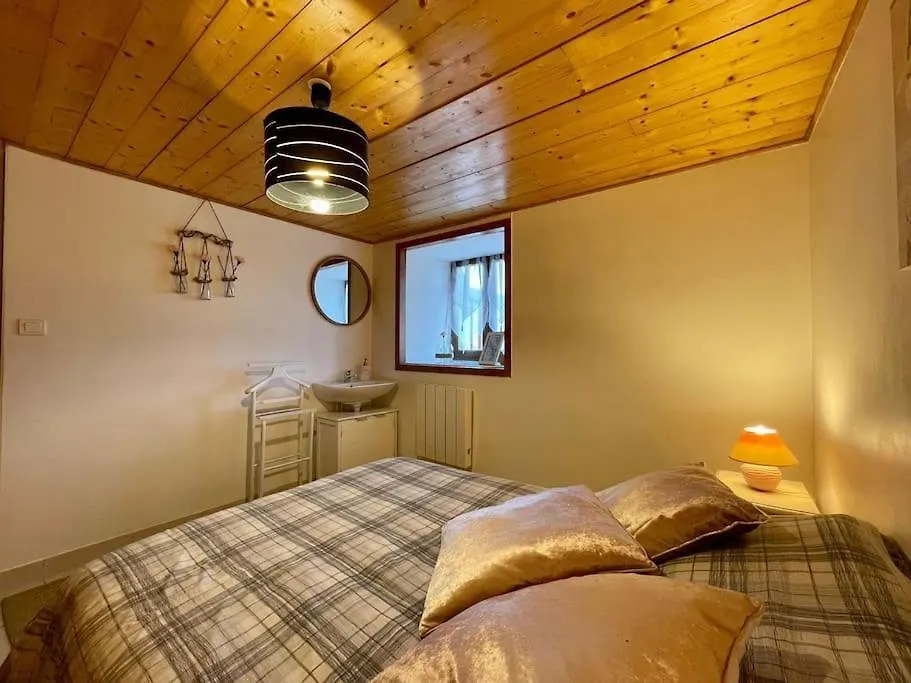 Holiday home Gite Les Voutes Du Chambon Blassac France
