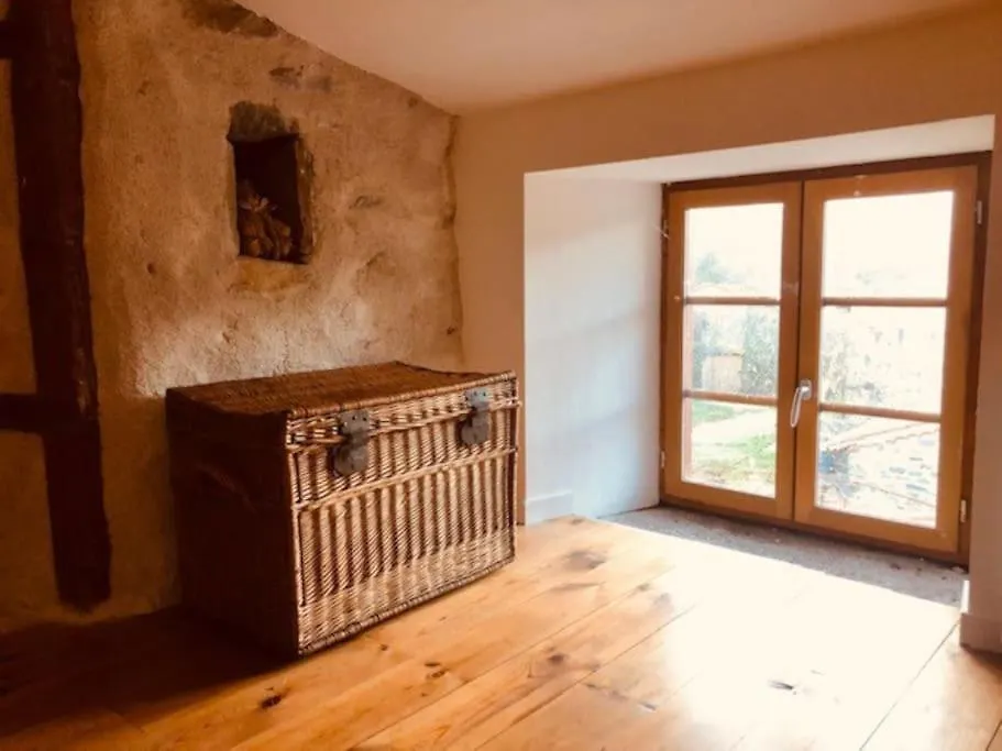 Gite Les Voutes Du Chambon Blassac 0*,  France